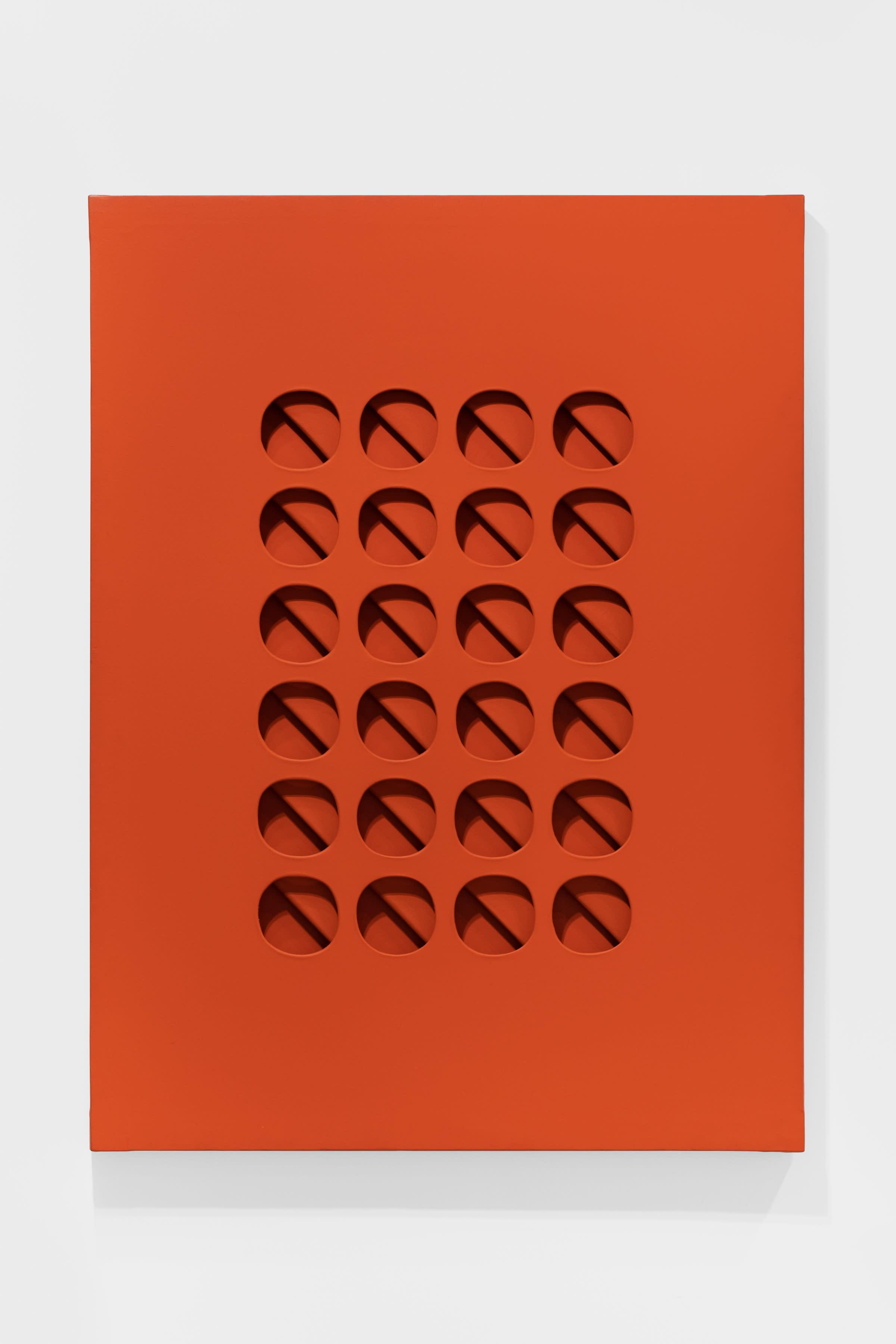 Intersuperficie Curva dal Rosso (Curved Intersurface from Red)
